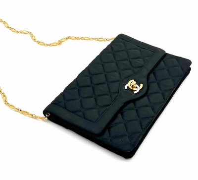 CHANEL CLUTCH SATIN VINTAGE S24 -Breite: 24 cm ...