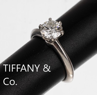 Image Platinum TIFFANY & CO brilliant engagement ring