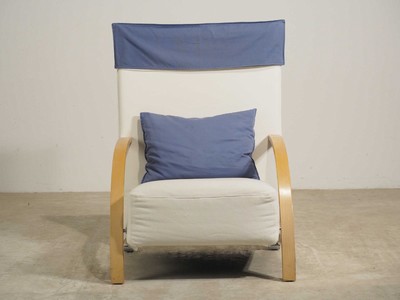 Image Armchair Ligne Roset, fabric upholstery in cream and blue, 1 loose cushion, solid beech armrest, back with metal holder, signs of age and use, approx. 75x103x65 cm