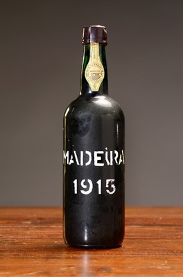 Image 1 bottle of 1915 Porto Sercial, Madeira approx. 75cl, capsule slightly damaged