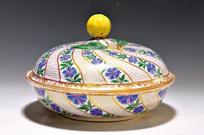 Image Covered bowl, Meissen, around 1800, porcelain, spiral-shaped decoration with cornflowers and gold-dotted spaces, gold decoration, floral painting on the inside, Marcolini mark 1774- 1814, lemon crown, D. approx. 20.5 cm, H. approx. 15 cm, lid inside painted with flowers and with Elaborate gold decoration, Lid crown restored small Branch missing