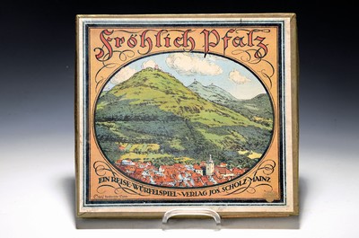 Image Travel dice game of the Palatinate, "Fröhlich Pfalz", from the "Scholz" collection, around 1900/10, artistic games, contents: a large game board with images of the most famous sights in the Palatinate, Imperial Cathedral, Ludwigsturm Donnersberg, Heidelberg Castle , Annweiler with the Castle Trinity, Limburg etc., 6 orig. painted tin figures, two wooden dice, cardboard play money, orig. Box, good condition, l. Signs of use on the board and money, inside cover with game rules, contents and list of the 58 sights, 26.5 x 28.5 cm, rare