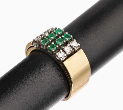 Image 14 kt gold emerald brilliant ring