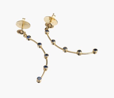 Image Pair of 14 kt gold sapphire earrings