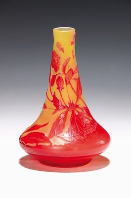 Image Small vase, Gallé, around 1900, colorless glass, yellow and red overlay, floral decoration, signed, height approx. 10.5 cm