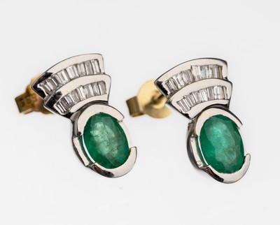 Image Pair of 14 kt gold emerald diamond earrings